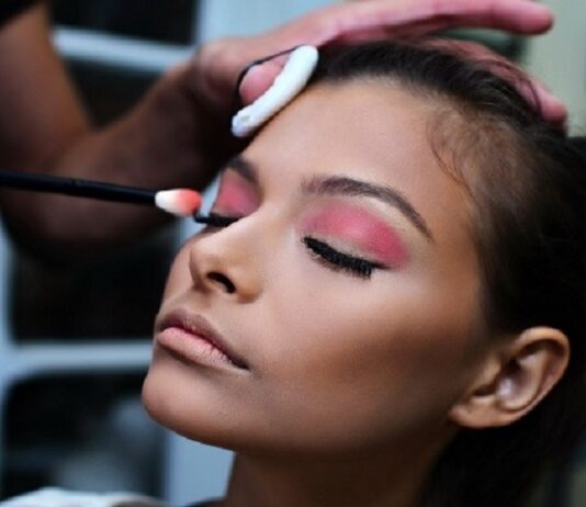 Take Your MUA Skills Up a Notch: The Importance of Understanding Color Theory Color Theory